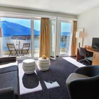 Panorama Suite with Lake View