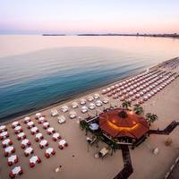 Deluxe Apartment - Direct Beach Access