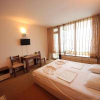 Studio (2 Adults)