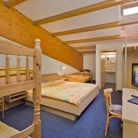 Family Room (3 Adults)