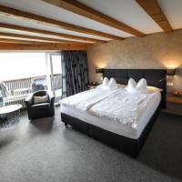 Double Room with Lake and Mountain View