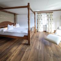 Suite with Mountain View