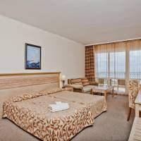 Twin Room with Sea View (Low Floor)