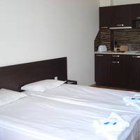 Studio (3 Adults)