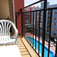 One-Bedroom Apartment with Pool View