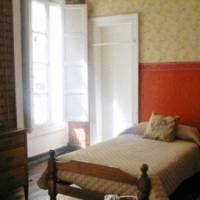 Single Room with Shared Bathroom