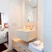 One-Bedroom Apartment (4 Adults)