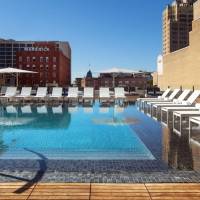 Pool, park or city view 1 Bedroom 2 room Suite, 1 King