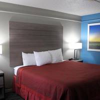 Queen Room with Bath Tub - Mobility Accessible/Non-Smoking