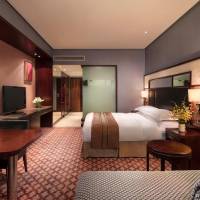 Crowne Plaza Club Room