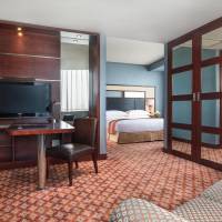 Crowne Plaza Club Deluxe Room