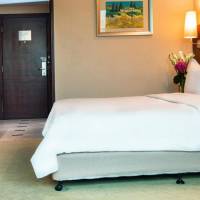 Standard King Room with Lounge Access - Non-Smoking