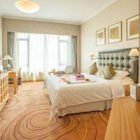 Premier Queen Room