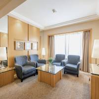 1 King bed 1 Bedroom Suite Lounge Access