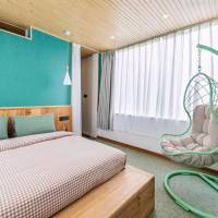 Deluxe Room (2 Adults + 1 Child)