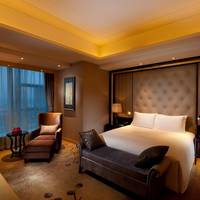 Executive King Room with Access to Executive Lounge