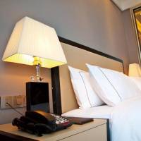 Deluxe Business Queen Room