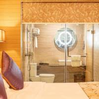 Free Upgrade-Deluxe Queen Room