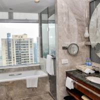 Business Club King Suite