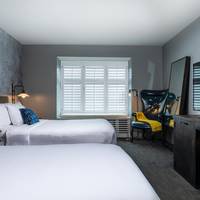 Guest room, 2 Queen, Courtyard view