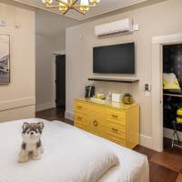 Standard Queen Room with Communication Features