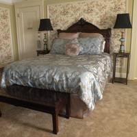 Queen Bedroom