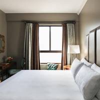 Queen Room with Bath Tub - Disability Access