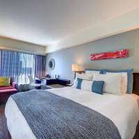 Petite Queen Room