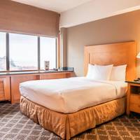 Queen Room with Bay View - Disability Access with Roll In Shower