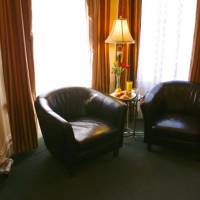King Room with Bay Windows