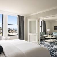 One-Bedroom Suite City View - Club Level