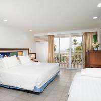 Standard Triple Room with Sea View