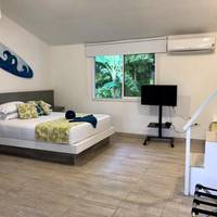 Studio (5 Adults)