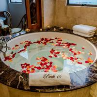 Grand Suite with Spa Bath