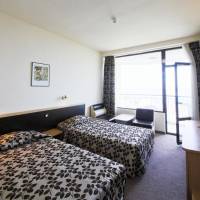 Family Room (2 Adults + 2 Children)