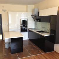  Deluxe One-Bedroom Apartment (2 Adults + 2 Children) with Free Parking