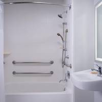 King Room - Mobility/Hearing Accessible with Bath Tub