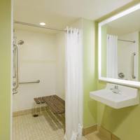 Queen Room - Accessible/Non-Smoking