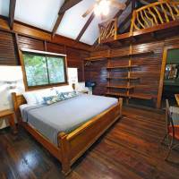 King Bungalow with Jungle View