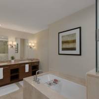 Tower Superior, 1 King Bed Suite, Kitchen, Non-Smoking