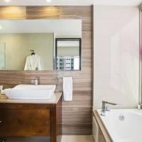 Business Suite, Club lounge access, 1 King, City view