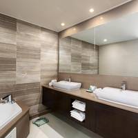 Renewal Suite, Club lounge access, 1 Bedroom Larger Suite