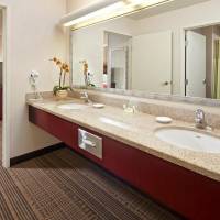 One-Bedroom King Suite - Non-Smoking