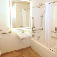 Queen Studio Suite - Mobility Acces Tub/Non-Smoking