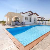 Kymma #4 - Two-Bedroom Bungalow with Private Pool