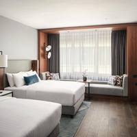 Club Guest Room, M Club access, 2 Queen