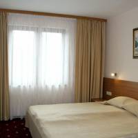  Junior Suite (2 Adults + 1 Child)