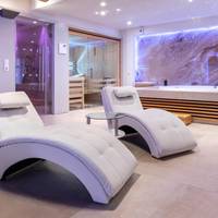 Private Wellness Room with Whirlpool and Sauna