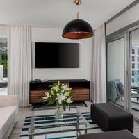 Oceanfront Governor Suite with Terrace and Jetted Tub