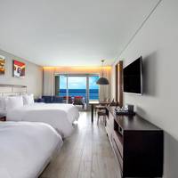 Premium Oceanfront Queen Room with Jetted Tub